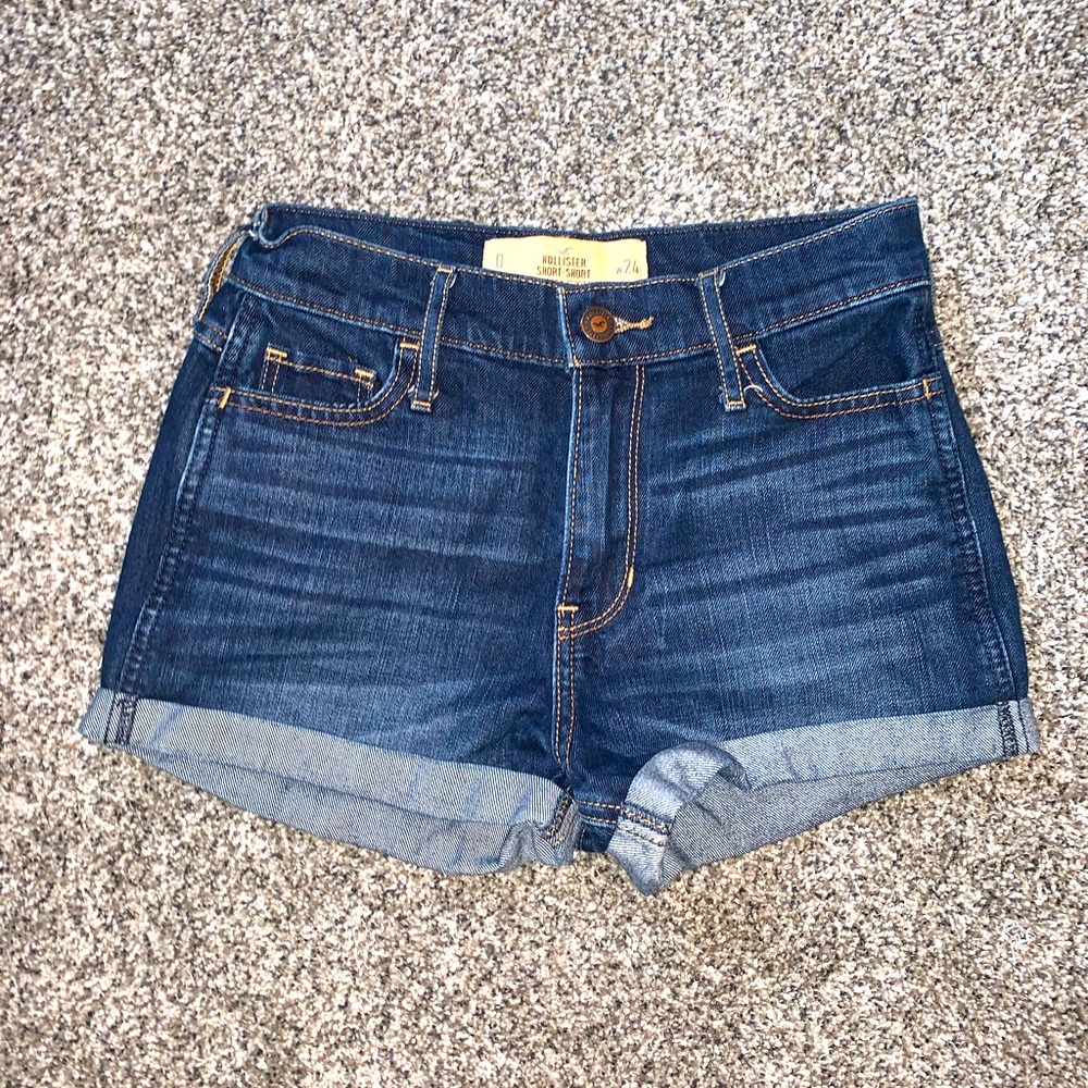 Mid high blue jean shorts